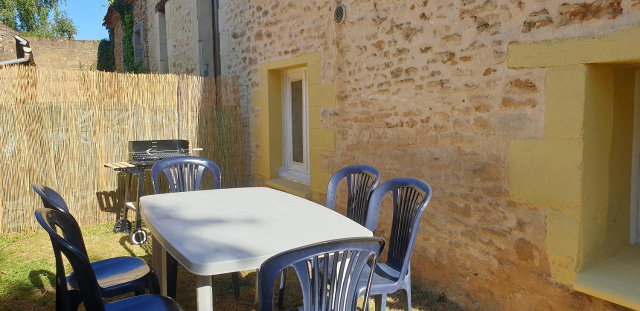 Petite Maison En Pierre Au Coeur Du Perigord Noir Proche De Sarlat Et Rocamadour Salignac Eyvigues Kültér fotó